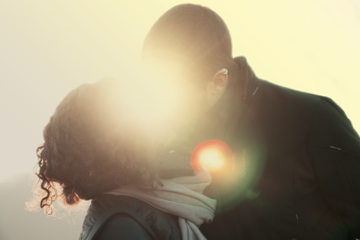 kissing couple, www.pexels.com